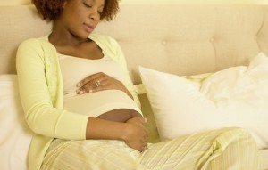 Как спать беременной женщине